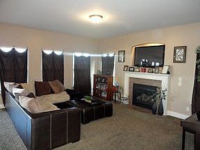 3rd image of 2528 S Lilac Ln