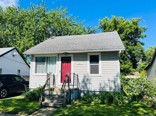 28211 Waverly St, Roseville, MI