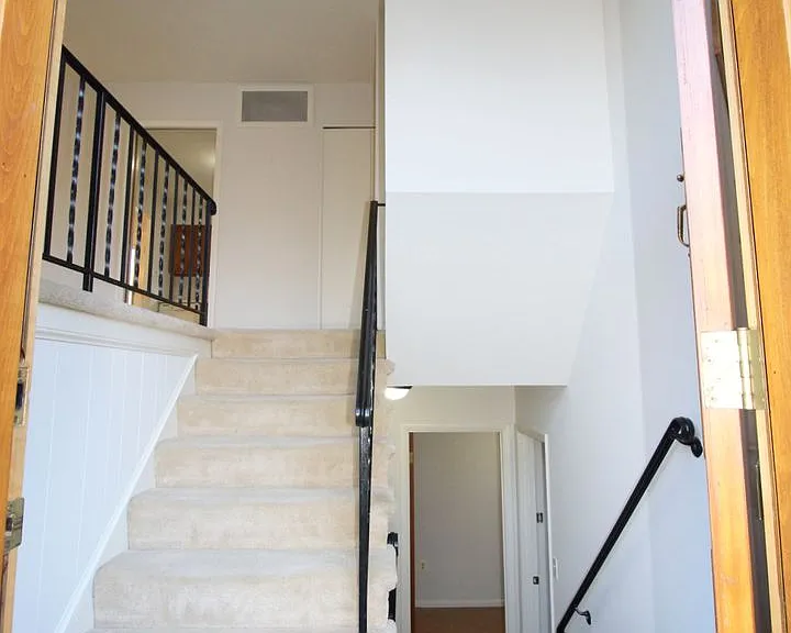316 Patrick St SW — Photo 3