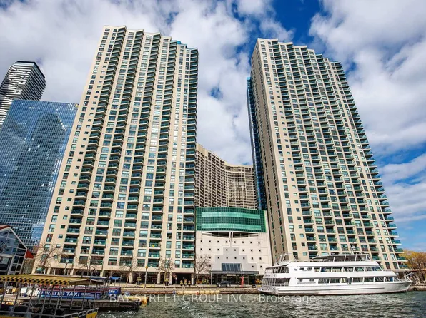 77 Harbour Sq #1603, Toronto, ON M5J 2S2