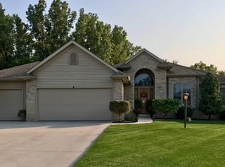 19462 Country Creek Ct, Goshen, IN 46528