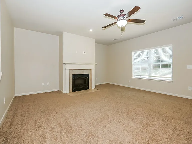 917 Piedmont Dr — Photo 7