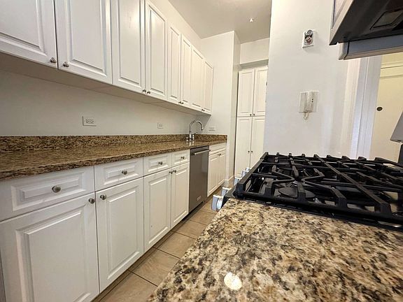 5th image of 360 E 55th St APT 1A