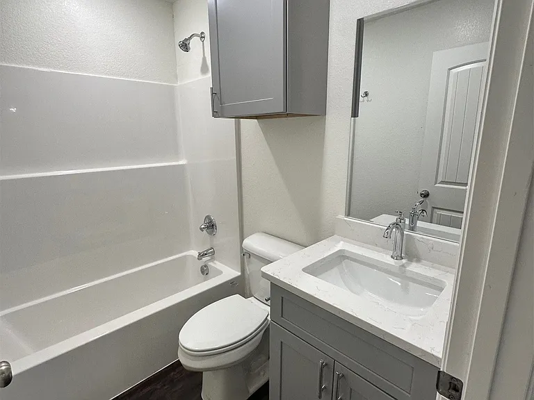 203 E Mulberry St — Photo 8