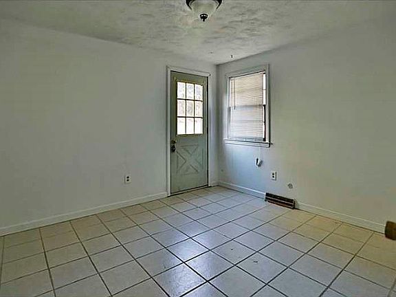 4th image of 42 Cheshire St