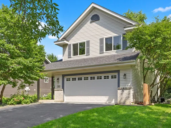 1410 Field Creek Cir, Victoria, MN 55386