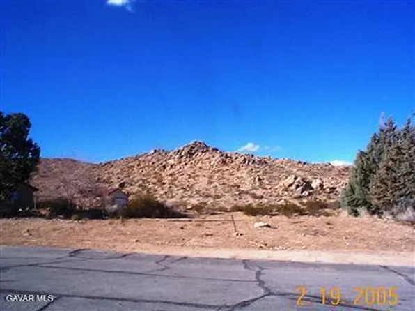 Queensglen Ave, Palmdale, CA 93591