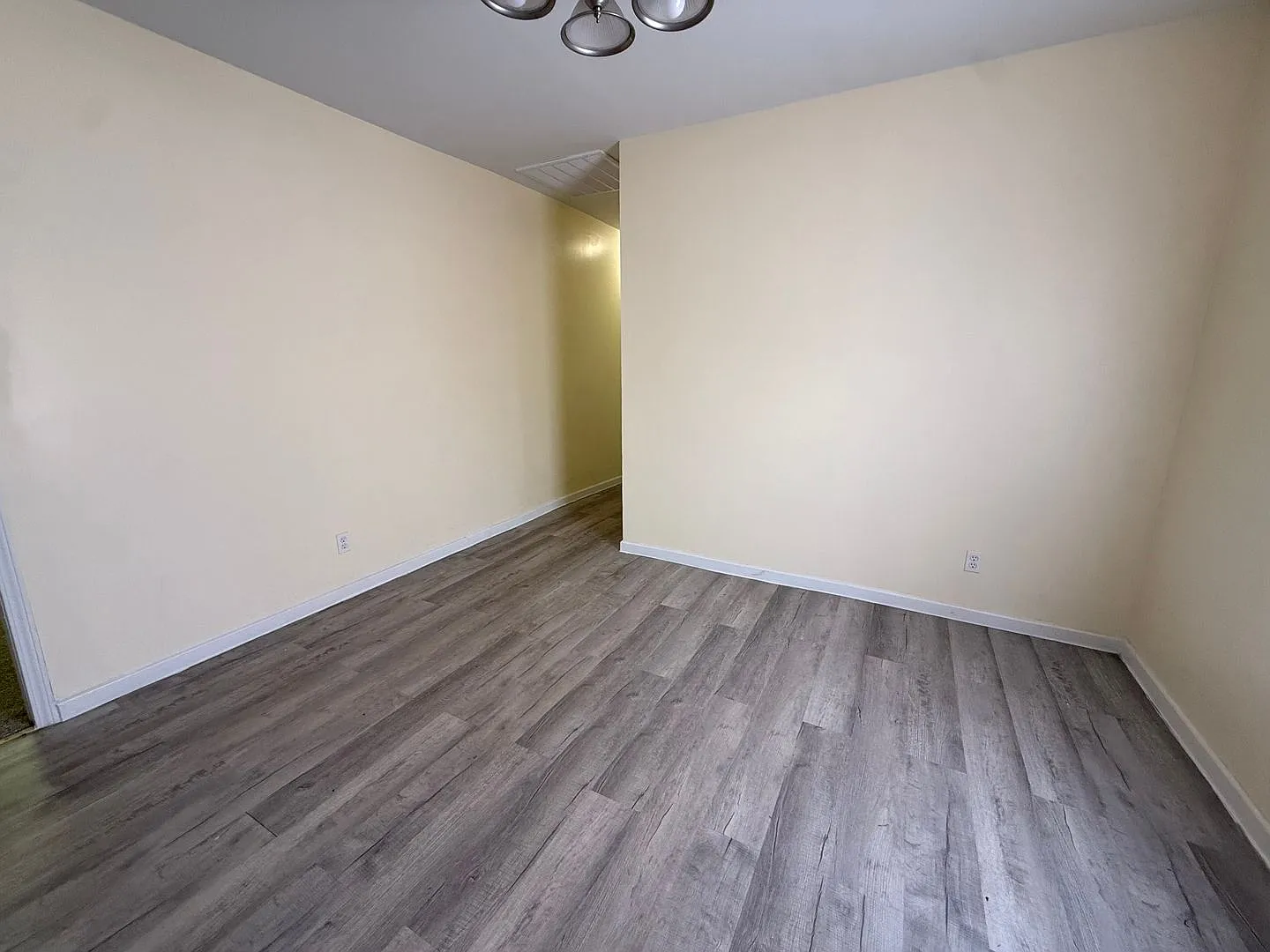 5 Bedrooms, 2 Bathrooms - Home in East Rome! — Photo 2