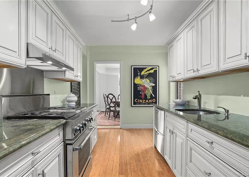1st image of 2711 Henry Hudson Pkwy W #6G