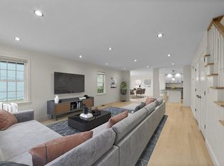 15 Beacon Pl, Chelsea, MA 02150