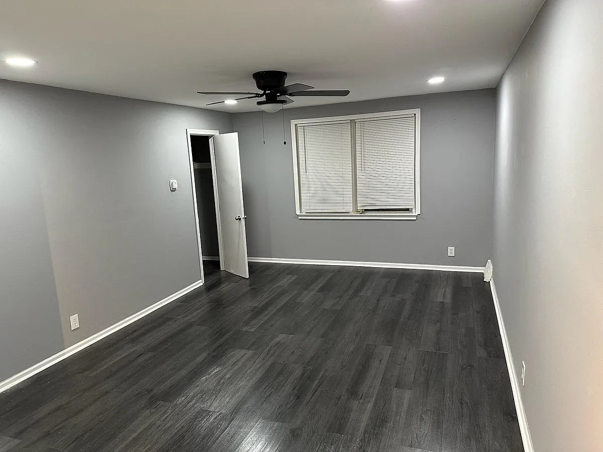 Building Photo - 200 E Albanus St #2