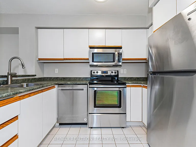 2261 Lake Shore Blvd W #1012 — Photo 7