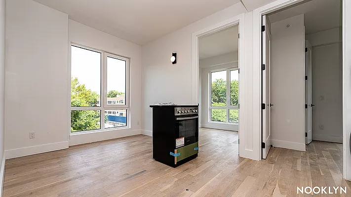Living room, photo 1