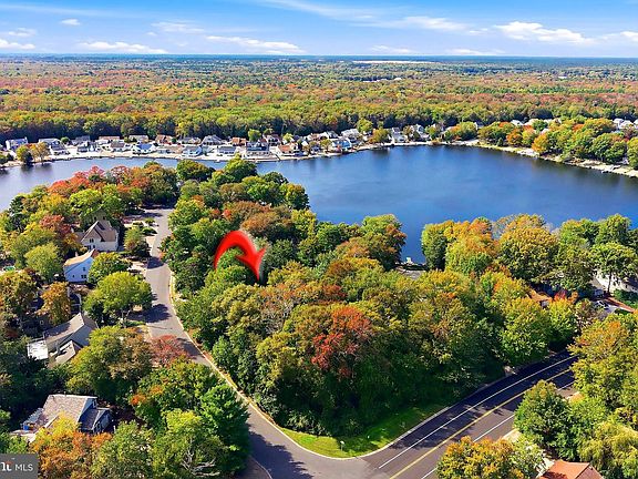 3rd image of 12 Champlain Ct