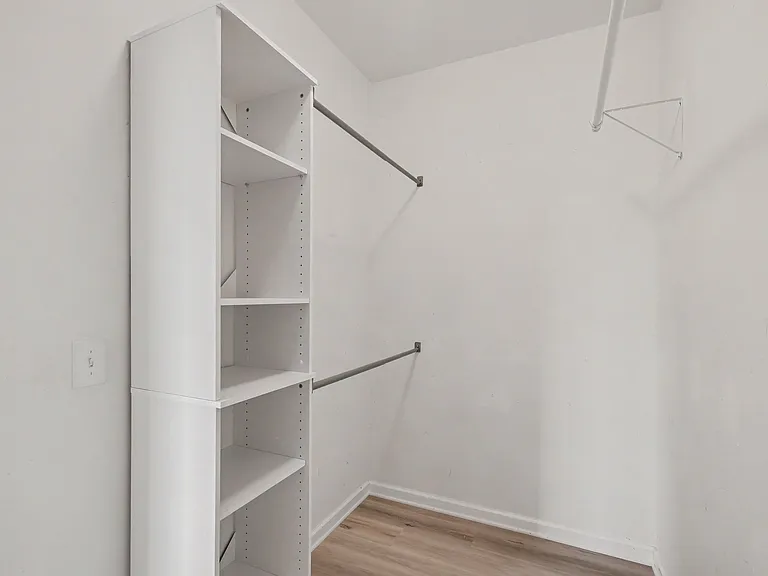1046 Hemlock Dr — Photo 24
