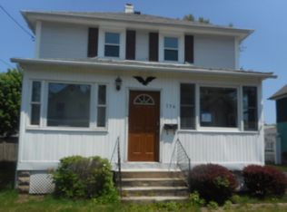 136 Pierce Ave, Warwick, RI 02888