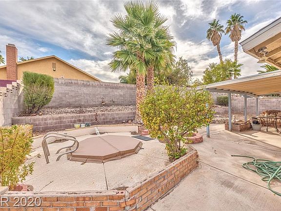 2nd image of 3144 La Mesa Dr