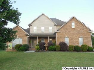 2202 Autumnwood Dr SW, Hartselle, AL 35640