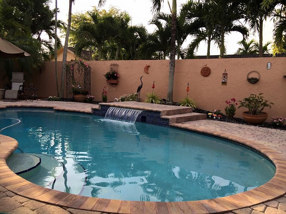 Waterfall, self cleaning