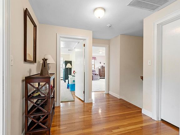 5th image of 34 Robinhood Rd