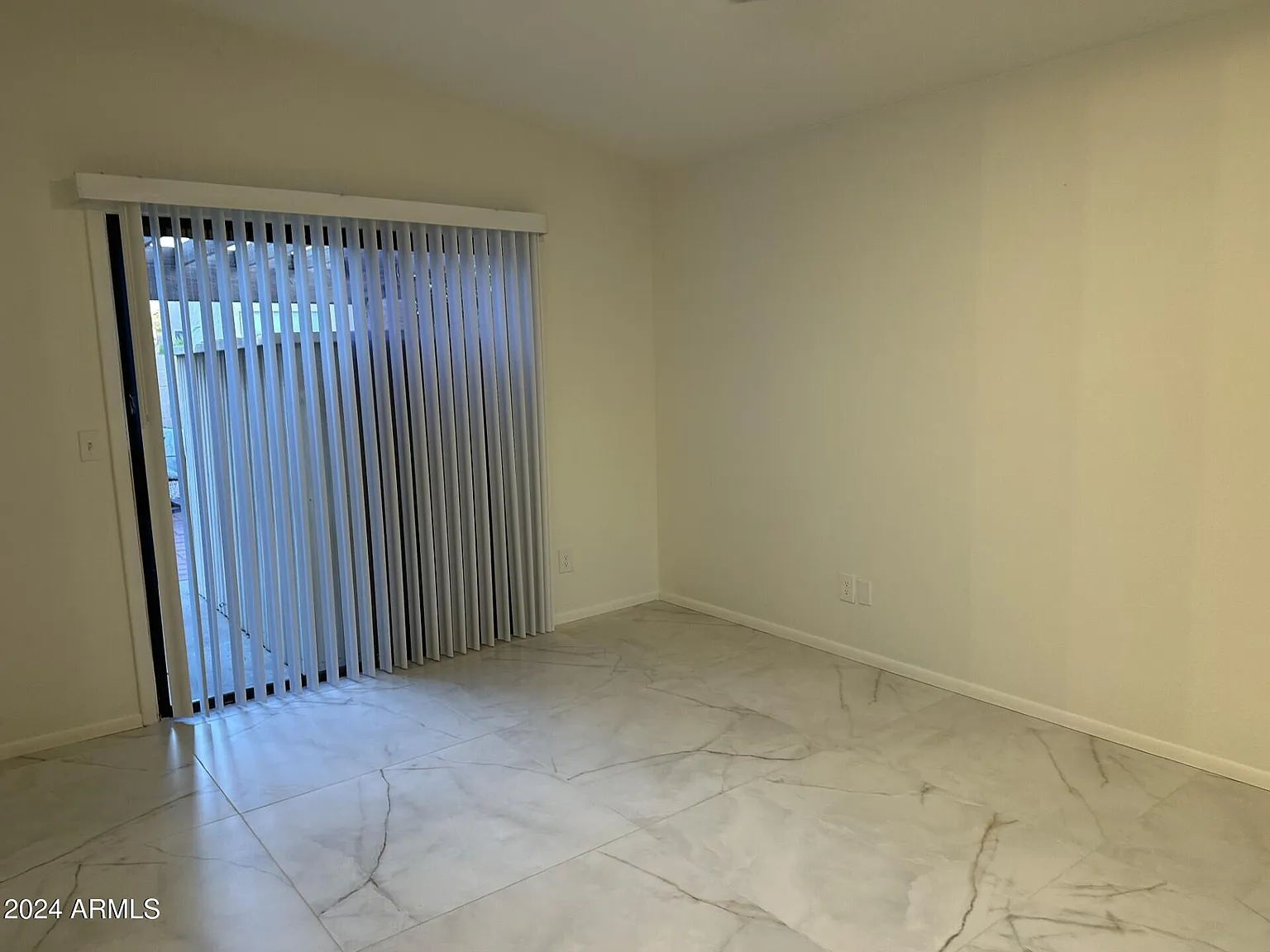 3 bed, 2.0 bath, 1132 sqft, $2,500 — Photo 3