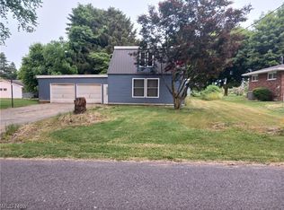 706 Applegate Dr, Beverly, OH 45715