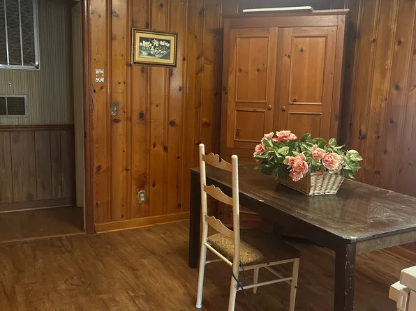 1613 Sharon Rd, Florence, SC 29506