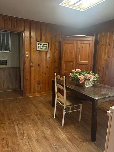 1613 Sharon Rd Photo 1