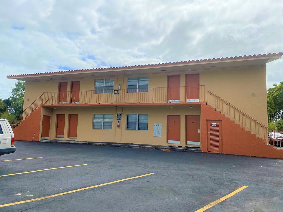 1st image of 115 Bentley Dr #8