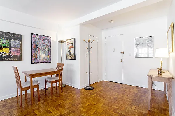 Sold by Real Direct | media 3