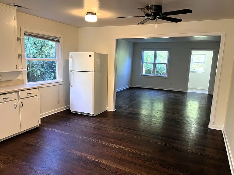 488 Sea Ave — Photo 12