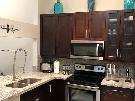 4th image of 11133 NW 38th Pl