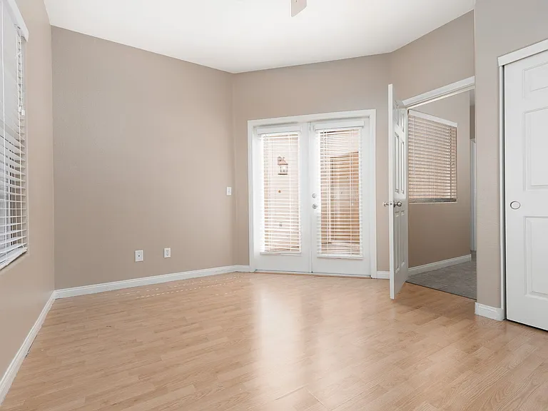 5432 Roaring Surf Dr — Photo 10