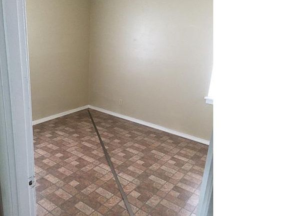 3rd image of 2739 Grassmere St