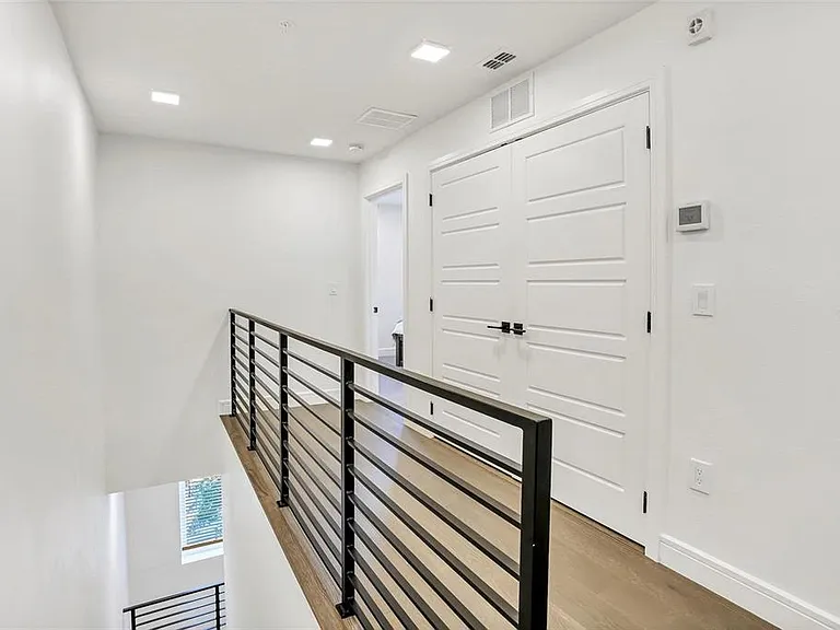 212 E Pineloch Ave — Photo 18