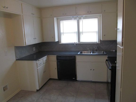 4th image of 1412 NE 42nd St
