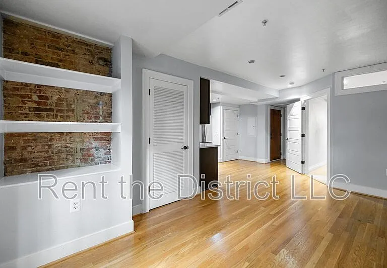 1109 M St NW #1 — Photo 9