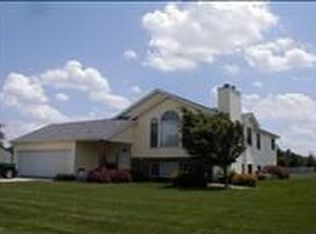 2 Candle Ridge Rd, Towanda, IL 61776