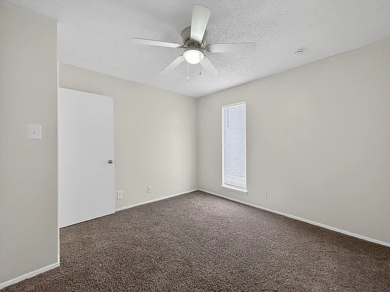 Quail Run Apartments — Photo 24