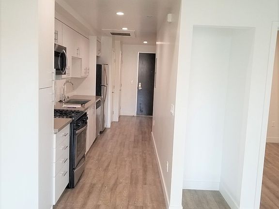 2nd image of 748 Hartford Ave #504