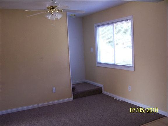 other side of livingroom