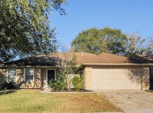 16003 Surrey Woods Dr, Friendswood, TX 77546