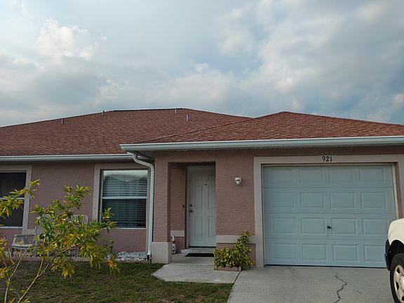 2nd image of 921 SE 13th Ter