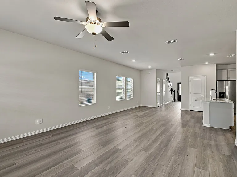 810 Honeydew Ln — Photo 27