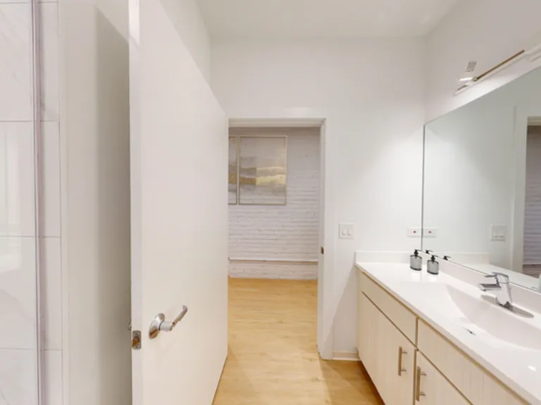755 S Clark St #224 — Photo 2