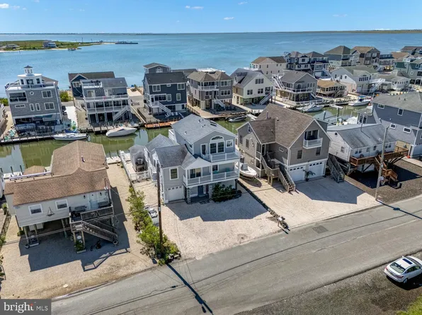 20 Carroll Ave, Tuckerton, NJ 08087