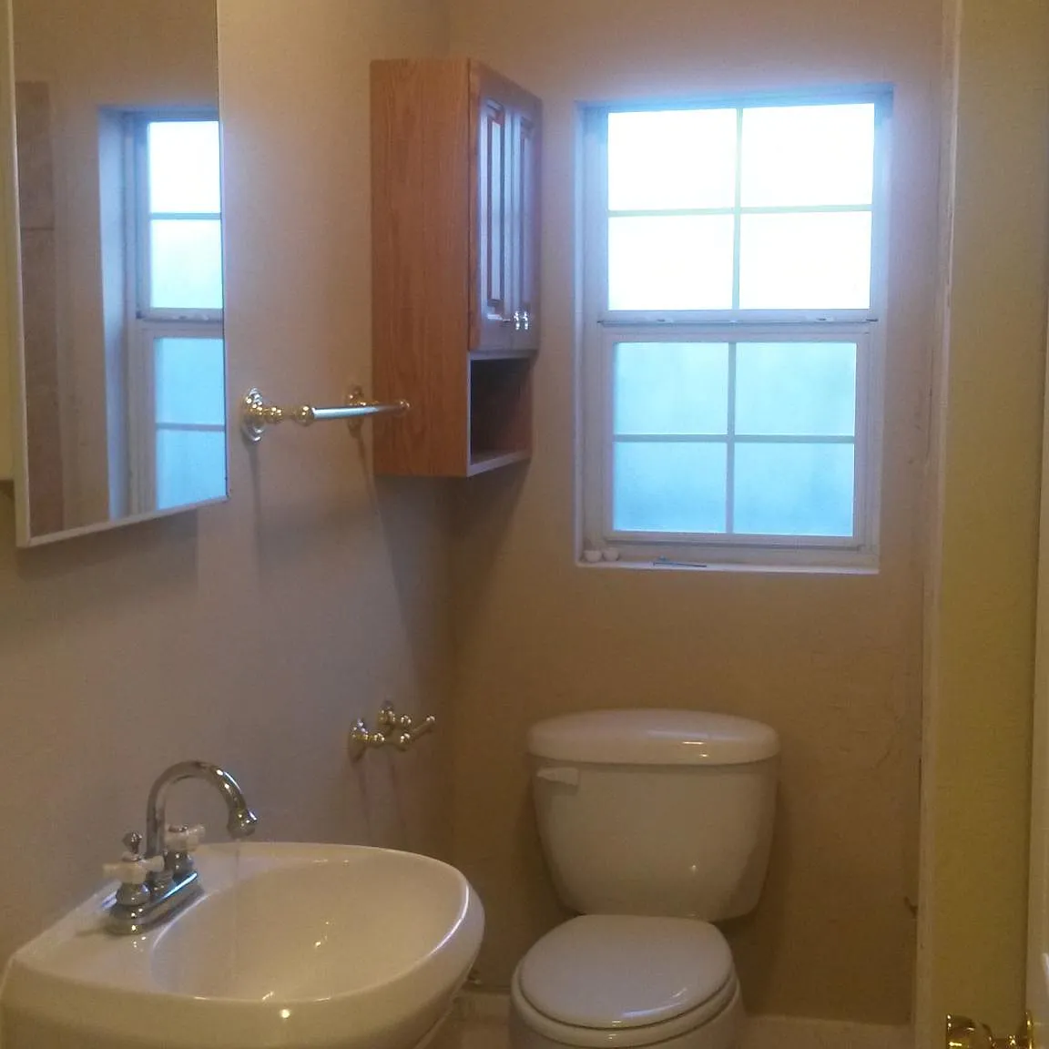 2 bed, 800 sqft, $888 — Photo 2