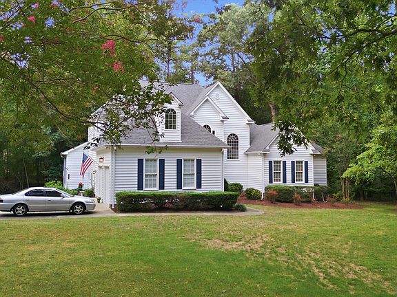 3rd image of 3733 Country Club Rd