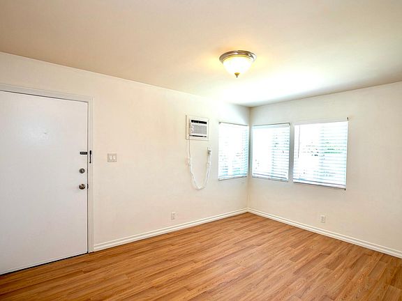 4th image of 361 W Palmer Ave #363-1/2