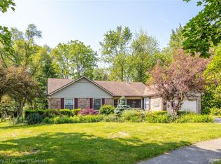 44855 Yorkshire Dr, Novi, MI 48375